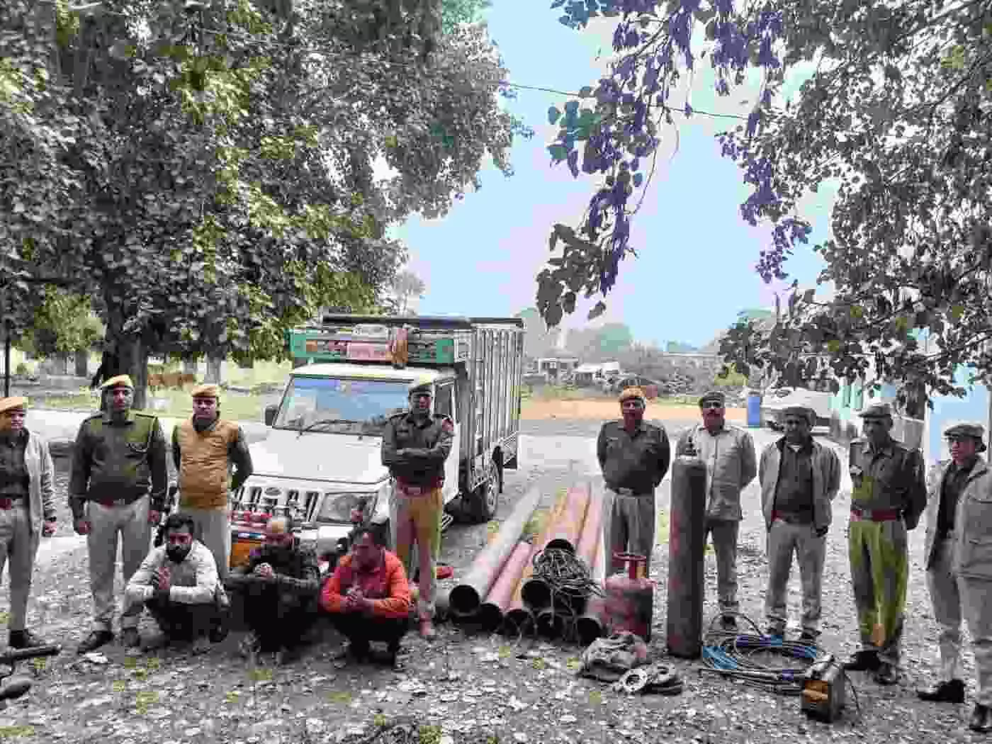 झालावाड़: गागरीन जल परियोजना में सेंध लगाने वाले अंतरराज्यीय गिरोह का पर्दाफाश, 5 लाख के पाइप बरामद