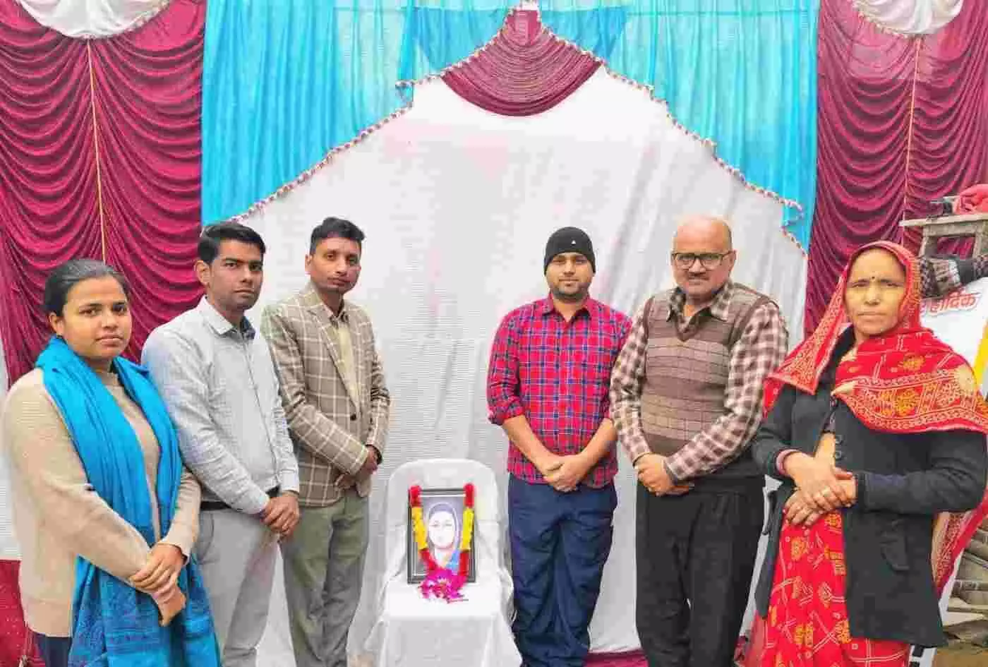 भरतपुर: देश की प्रथम महिला शिक्षिका सावित्रीबाई फुले की जयंती पर गूंजे उनके विचार, भीम भारत युवा संगठन ने दी भावभीनी श्रद्धांजलि