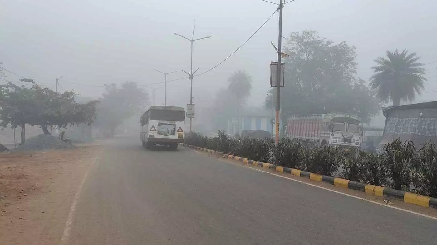 छोटीसादड़ी में कड़ाके की ठंड का कहर: कोहरे और शीतलहर ने थामी रफ्तार, ठिठुरन से कांप उठा जनजीवन छोटीसादड़ी में कड़ाके की ठंड का कहर: कोहरे और शीतलहर ने थामी रफ्तार, ठिठुरन से कांप उठा जनजीवन