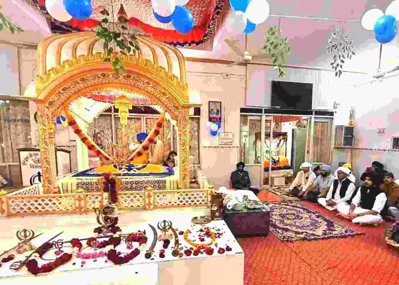 चित्तौड़गढ़: गुरु गोबिंद सिंह के प्रकाश पर्व पर गूंजे शौर्य के जयकारे, विधायक आक्या ने टेका मत्था