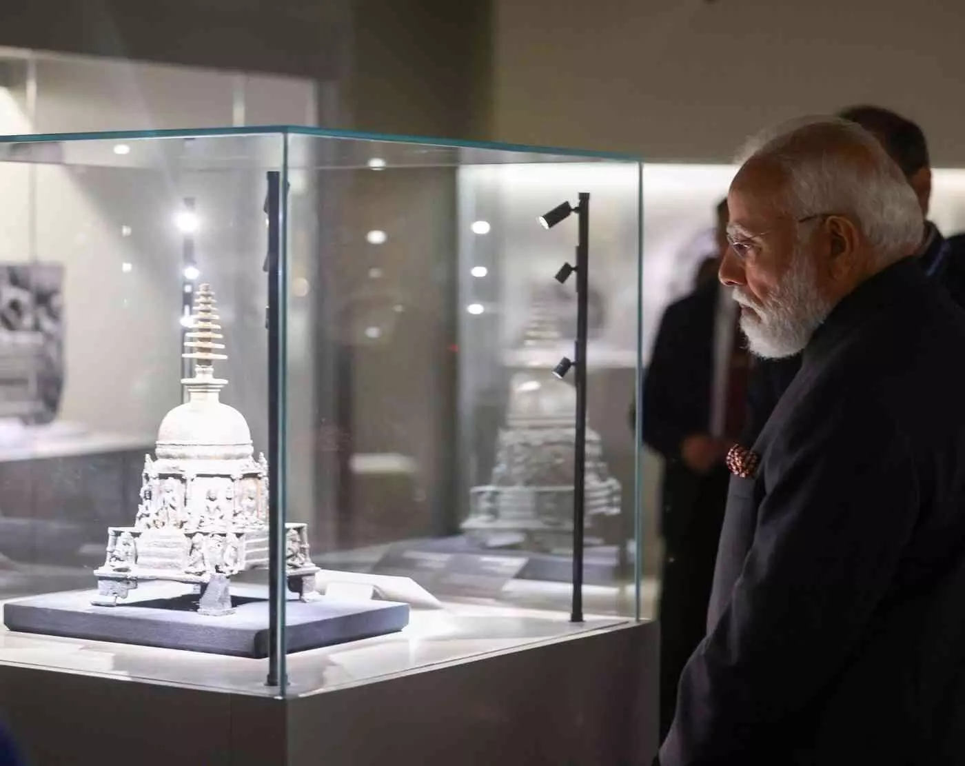 नई दिल्ली: प्रधानमंत्री मोदी ने किया बुद्ध के पावन अवशेषों का भव्य अनावरण, कोटा के भरत नकवाल बने ऐतिहासिक पल के गवाह नई दिल्ली: प्रधानमंत्री मोदी ने किया बुद्ध के पावन अवशेषों का भव्य अनावरण, कोटा के भरत नकवाल बने ऐतिहासिक पल के गवाह