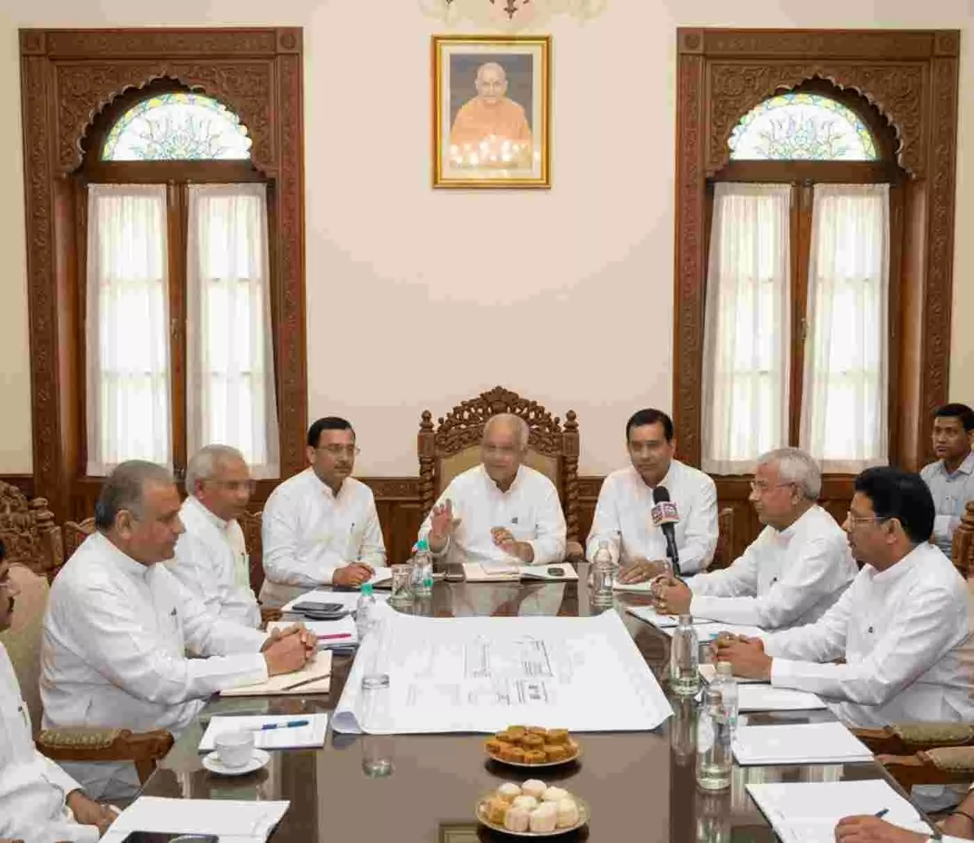 Ai generated image.इंदौर: दिगंबर जैन सेवा समिति की वार्षिक बैठक संपन्न, साधु-संतों के विहार के लिए चलंत आहार वाहन की अनूठी पहल