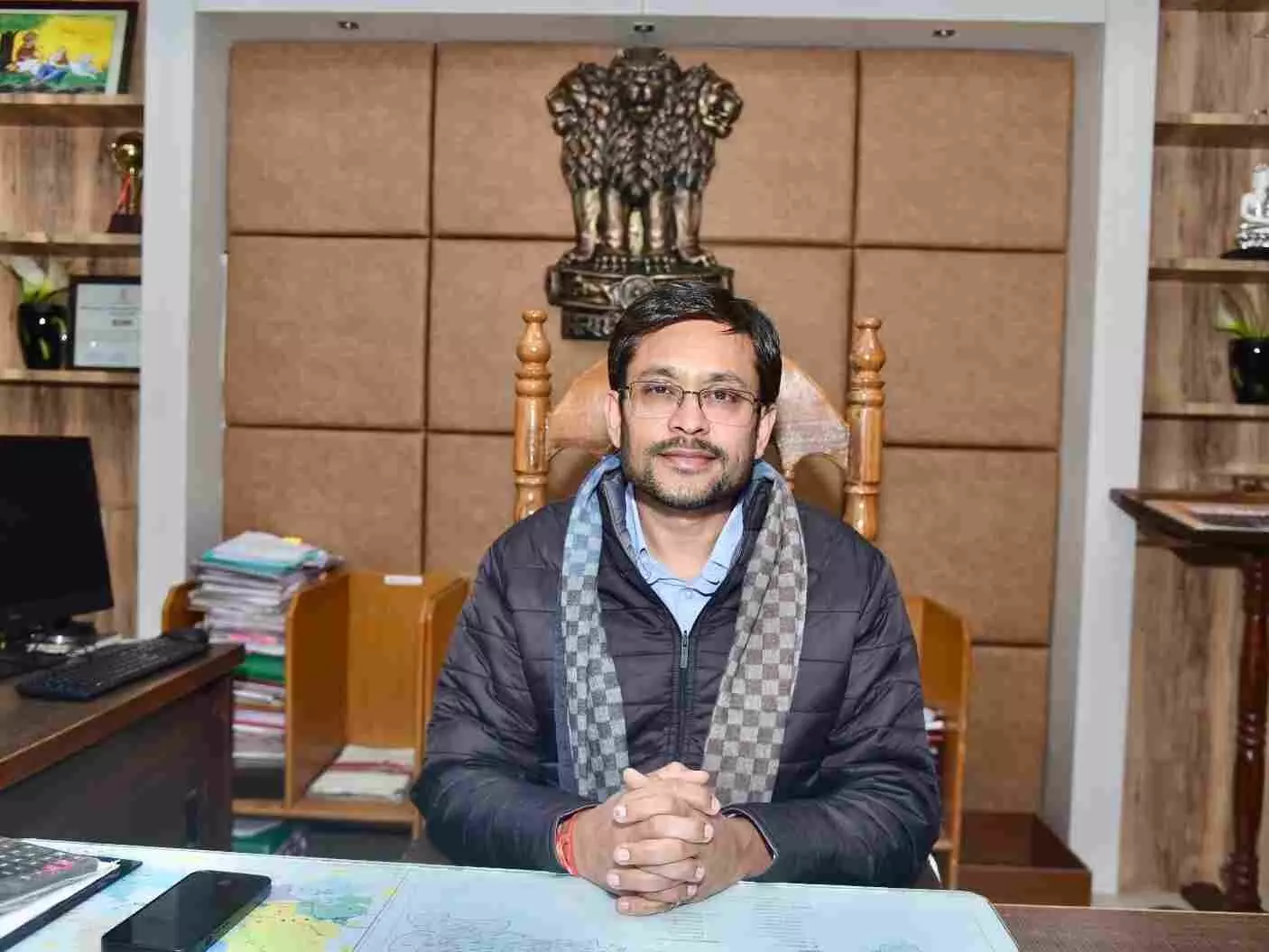 भीलवाड़ा: लंबित राजस्व मामलों पर जिला कलक्टर सख्त, अधिकारियों को दिए त्वरित निस्तारण के कड़े निर्देश भीलवाड़ा: लंबित राजस्व मामलों पर जिला कलक्टर सख्त, अधिकारियों को दिए त्वरित निस्तारण के कड़े निर्देश