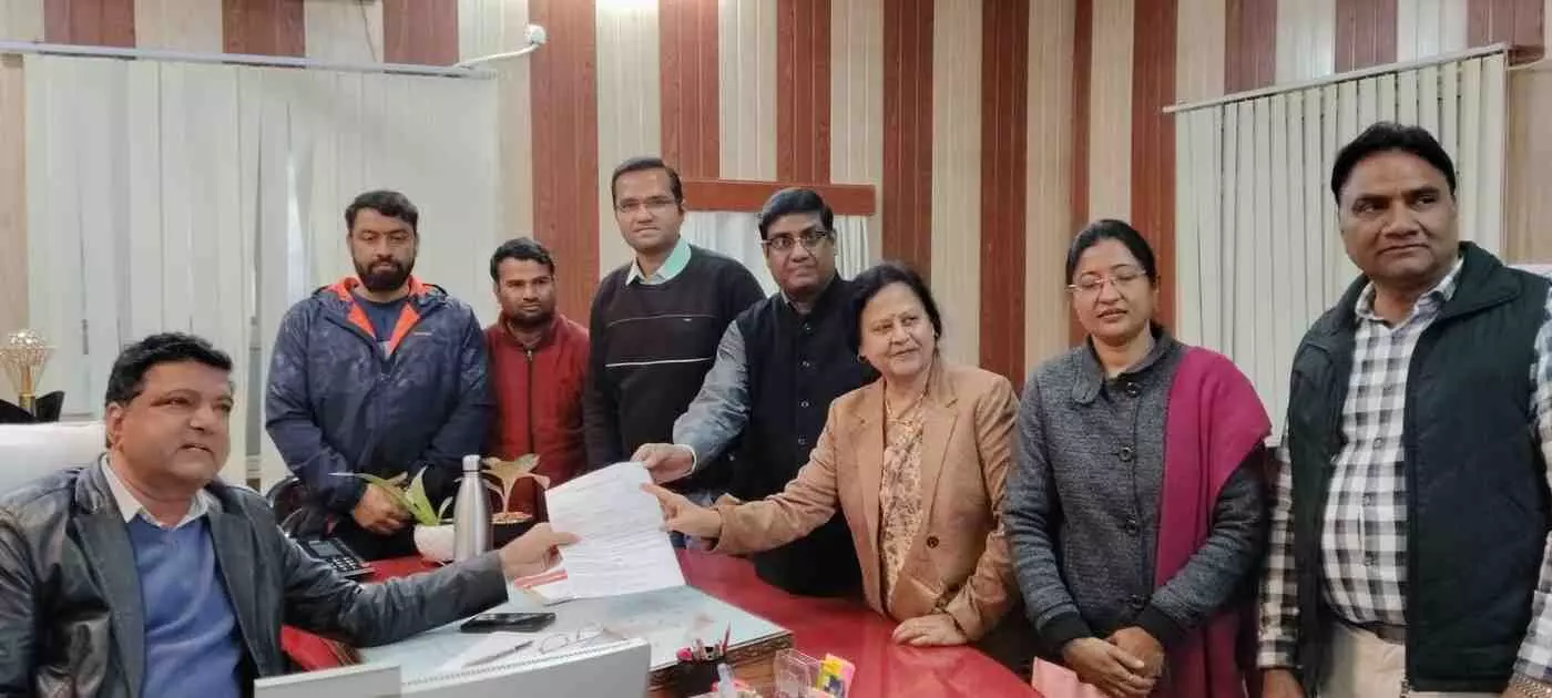 भीलवाड़ा की ऐतिहासिक मानसरोवर झील के अस्तित्व पर मंडराया संकट: उपभोक्ता अधिकार समिति ने जिला प्रशासन को चेताया भीलवाड़ा की ऐतिहासिक मानसरोवर झील के अस्तित्व पर मंडराया संकट: उपभोक्ता अधिकार समिति ने जिला प्रशासन को चेताया