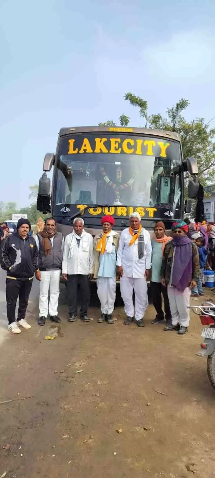 खेरोदा से गंगासागर के लिए श्रद्धालुओं का जत्था रवाना, भक्ति के रंग में रंगा पूरा क्षेत्र खेरोदा से गंगासागर के लिए श्रद्धालुओं का जत्था रवाना, भक्ति के रंग में रंगा पूरा क्षेत्र