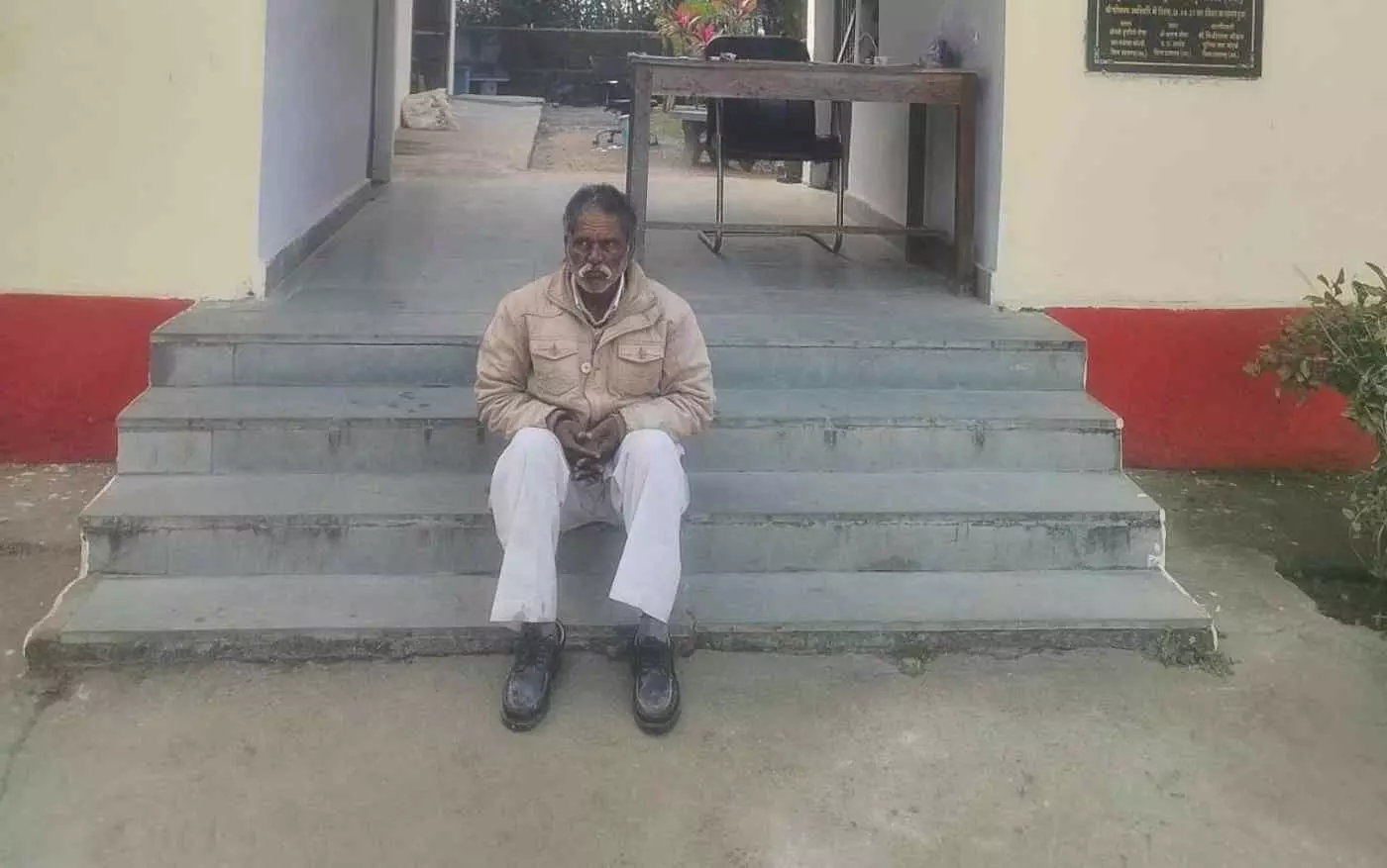 प्रतापगढ़ पुलिस का ऑपरेशन चक्रव्यूह सफल: कोटड़ी में भारी मात्रा में गांजे के साथ तस्कर गिरफ्तार प्रतापगढ़ पुलिस का ऑपरेशन चक्रव्यूह सफल: कोटड़ी में भारी मात्रा में गांजे के साथ तस्कर गिरफ्तार