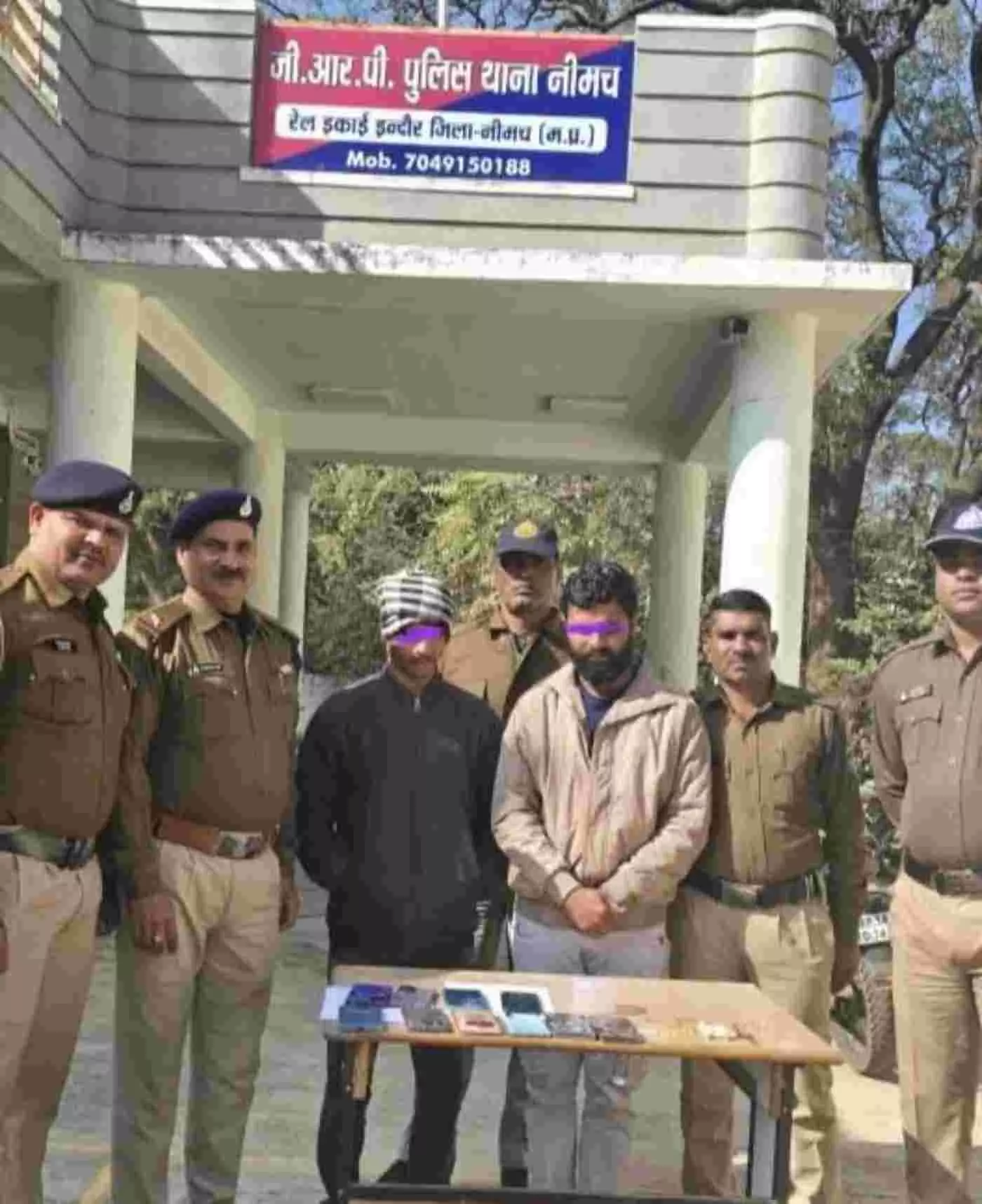निम्बाहेडा: चलती ट्रेनों में आतंक मचाने वाले शातिर गिरोह का भंडाफोड़, दो गिरफ्तार, लाखों का माल बरामद