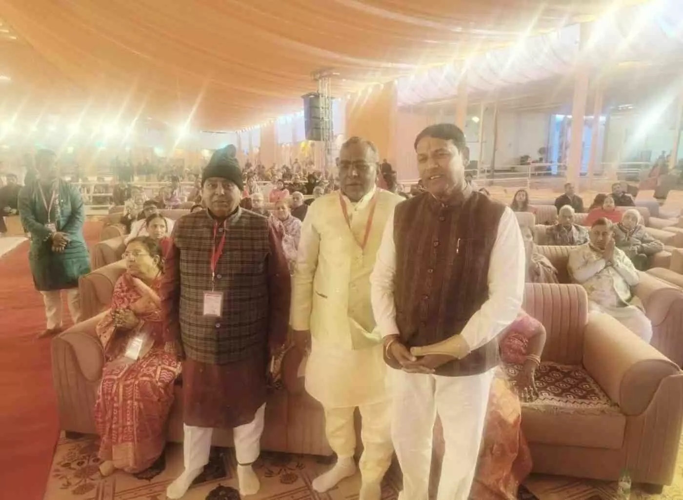 बारां: पूर्व मंत्री प्रमोद जैन भाया ने धार्मिक आयोजनों में टेका मत्था, संतों का लिया आशीर्वाद बारां: पूर्व मंत्री प्रमोद जैन भाया ने धार्मिक आयोजनों में टेका मत्था, संतों का लिया आशीर्वाद