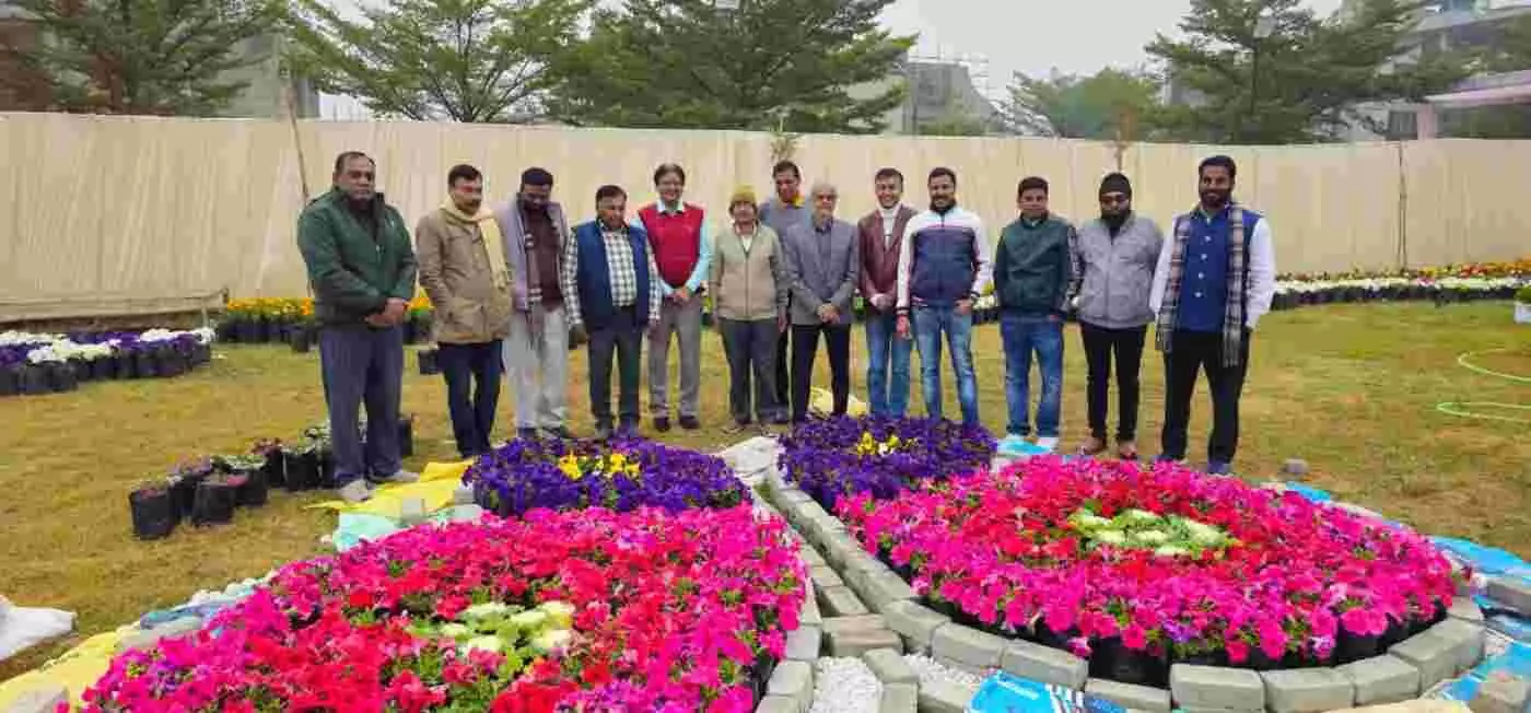 भीलवाड़ा में फूलों की महक के बीच विधायक अशोक कोठारी का बड़ा वादा: फ्लावर शो के लिए मिलेगी स्थाई जमीन भीलवाड़ा में फूलों की महक के बीच विधायक अशोक कोठारी का बड़ा वादा: फ्लावर शो के लिए मिलेगी स्थाई जमीन