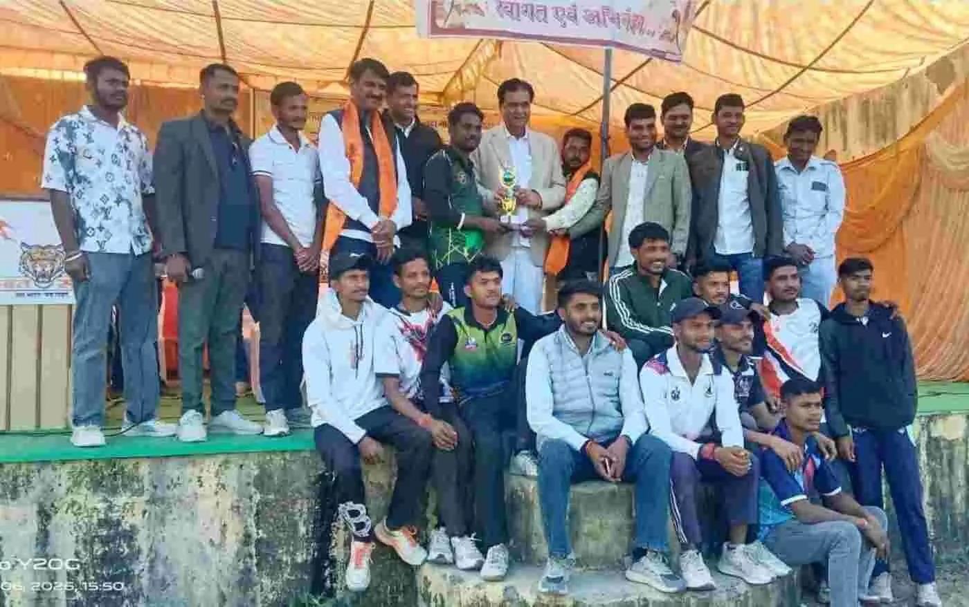 निंबाहेड़ा: मिन्नाणा में रावत समाज के खेल महाकुंभ का भव्य समापन, विधायक कृपलानी ने विजेताओं को सौंपी ट्रॉफी