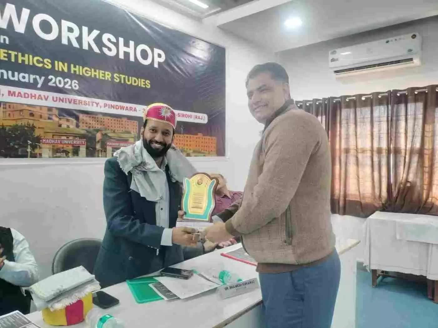 सिरोही: माधव विश्वविद्यालय में शोध एवं डिजिटल नैतिकता पर राष्ट्रीय मंथन, अकादमिक जगत के दिग्गजों ने दिया ईमानदारी का संदेश