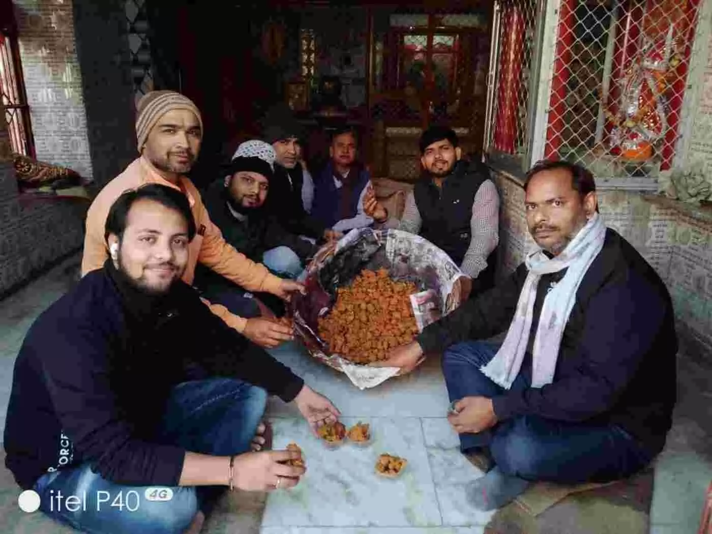 भुसावर: कड़ाके की ठंड में पौष बड़ा महोत्सव की धूम, सवा क्विंटल प्रसादी के लिए उमड़ा श्रद्धा का सैलाब भुसावर: कड़ाके की ठंड में पौष बड़ा महोत्सव की धूम, सवा क्विंटल प्रसादी के लिए उमड़ा श्रद्धा का सैलाब