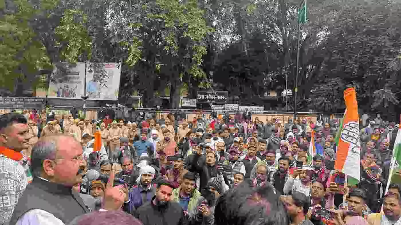 कोटा: राजस्थान सरकार के 2 साल पूरे होने पर कांग्रेस का हल्लाबोल, प्रहलाद गुंजल बोले— पर्ची सरकार पर हावी है ब्यूरोक्रेसी
