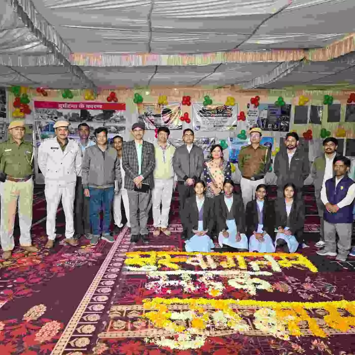 सड़क सुरक्षा माह का शंखनाद: जिला कलेक्टर ने किया भव्य प्रदर्शनी का उद्घाटन, सड़क सुरक्षा माह का शंखनाद: जिला कलेक्टर ने किया भव्य प्रदर्शनी का उद्घाटन,