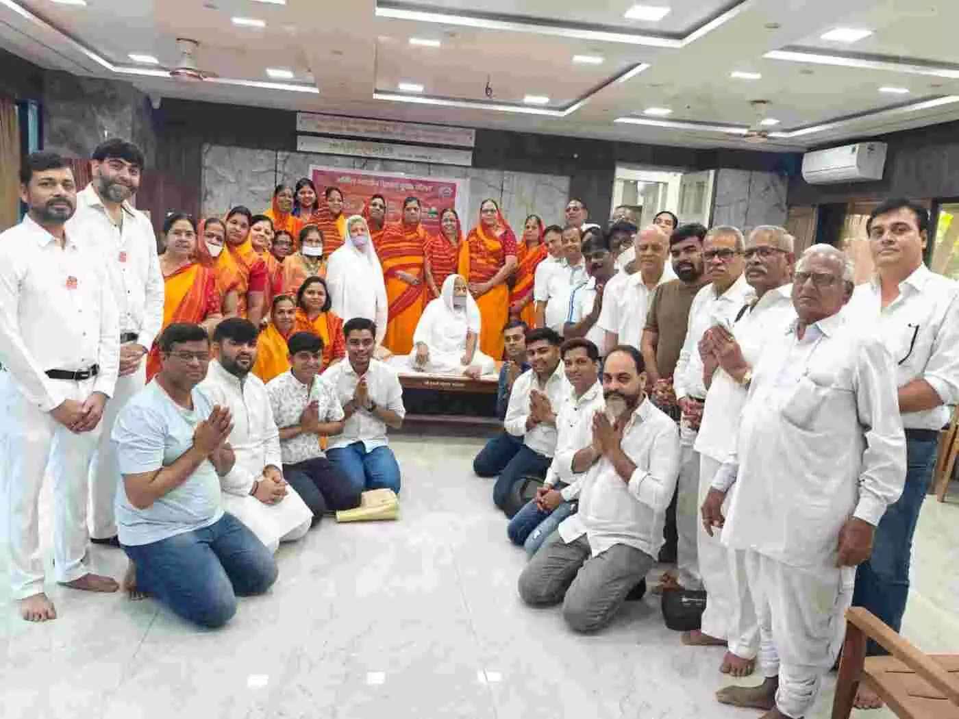 मुंबई के मलाड में आध्यात्मिक चेतना का शंखनाद: तेरापंथ भवन में अभिनव सामायिक का भव्य आयोजन