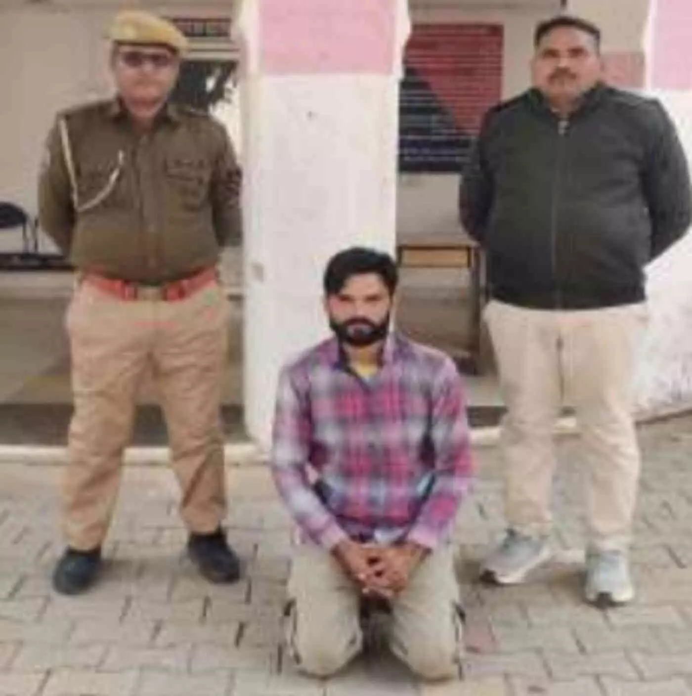 खण्डार: साइबर ठगों के म्यूल अकाउंट नेटवर्क पर पुलिस का वज्रपात, करोड़ों के लेनदेन वाला आरोपी गौरव चौधरी गिरफ्तार खण्डार: साइबर ठगों के म्यूल अकाउंट नेटवर्क पर पुलिस का वज्रपात, करोड़ों के लेनदेन वाला आरोपी गौरव चौधरी गिरफ्तार