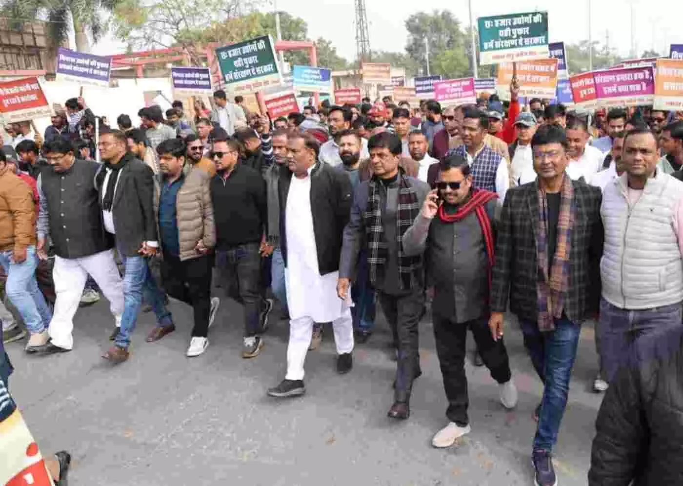 ब्यावर: लघु उद्योगों के अस्तित्व को बचाने सड़कों पर उतरे उद्यमी, कलेक्ट्रेट पर विशाल रैली कर मुख्यमंत्री के नाम सौंपा ज्ञापन ब्यावर: लघु उद्योगों के अस्तित्व को बचाने सड़कों पर उतरे उद्यमी, कलेक्ट्रेट पर विशाल रैली कर मुख्यमंत्री के नाम सौंपा ज्ञापन