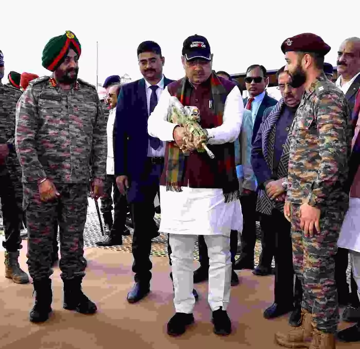 जयपुर में 78वें सेना दिवस का शंखनाद: मुख्यमंत्री भजनलाल शर्मा ने किया नो योर आर्मी प्रदर्शनी का भव्य आगाज़ जयपुर में 78वें सेना दिवस का शंखनाद: मुख्यमंत्री भजनलाल शर्मा ने किया नो योर आर्मी प्रदर्शनी का भव्य आगाज़