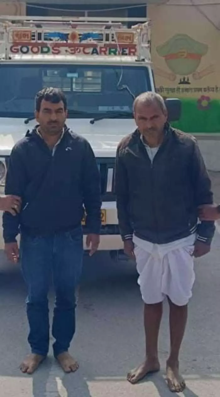 चित्तौड़गढ़: पुलिस की बड़ी कार्रवाई, नाकाबंदी के दौरान पिकअप से 750 ग्राम अफीम जब्त, बाड़मेर और नीमच के दो तस्कर गिरफ्तार
