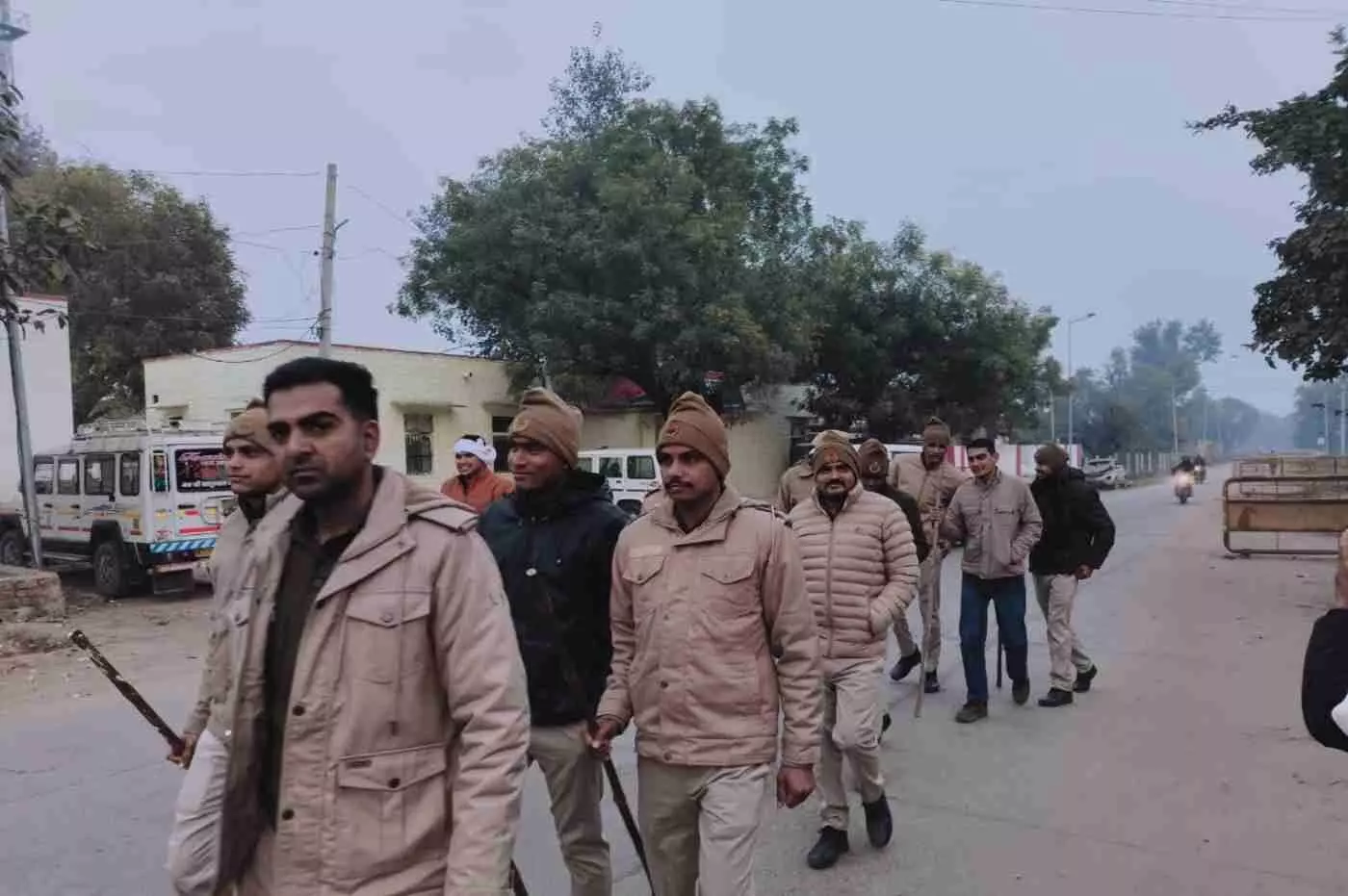 भुसावर में पुलिस का फ्लैग मार्च: आगामी त्योहारों को लेकर सुरक्षा चाक-चौबंद, शांति और सौहार्द की अपील भुसावर में पुलिस का फ्लैग मार्च: आगामी त्योहारों को लेकर सुरक्षा चाक-चौबंद, शांति और सौहार्द की अपील