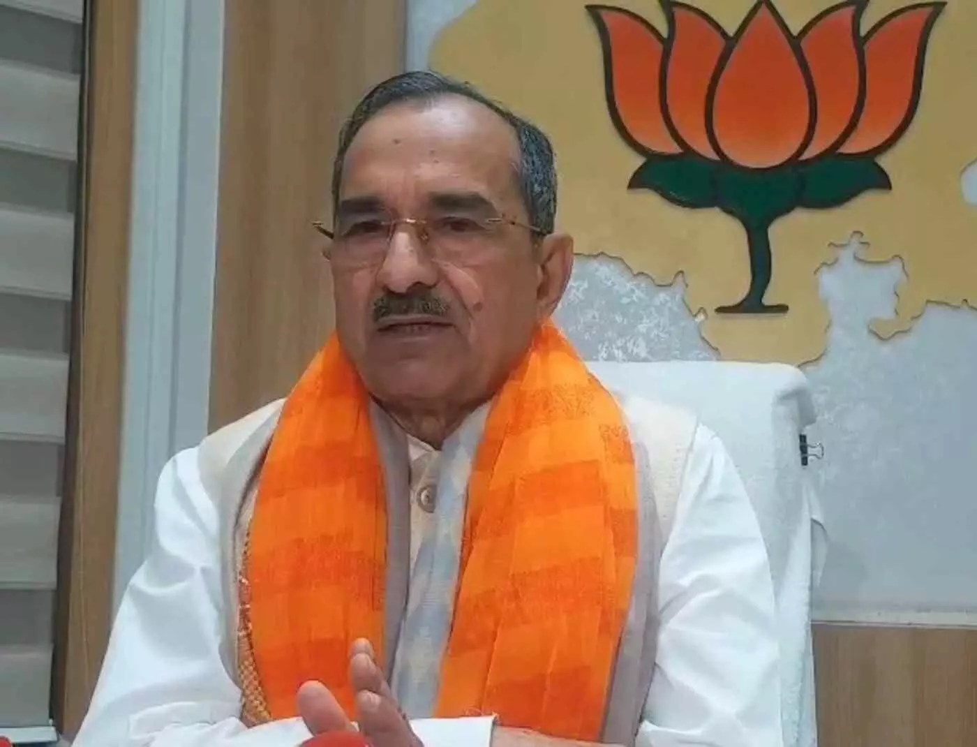 जयपुर: भाजपा प्रदेश अध्यक्ष मदन राठौड़ का कांग्रेस पर तीखा प्रहार, भ्रष्टाचार और माफिया तंत्र को लेकर घेरा जयपुर: भाजपा प्रदेश अध्यक्ष मदन राठौड़ का कांग्रेस पर तीखा प्रहार, भ्रष्टाचार और माफिया तंत्र को लेकर घेरा