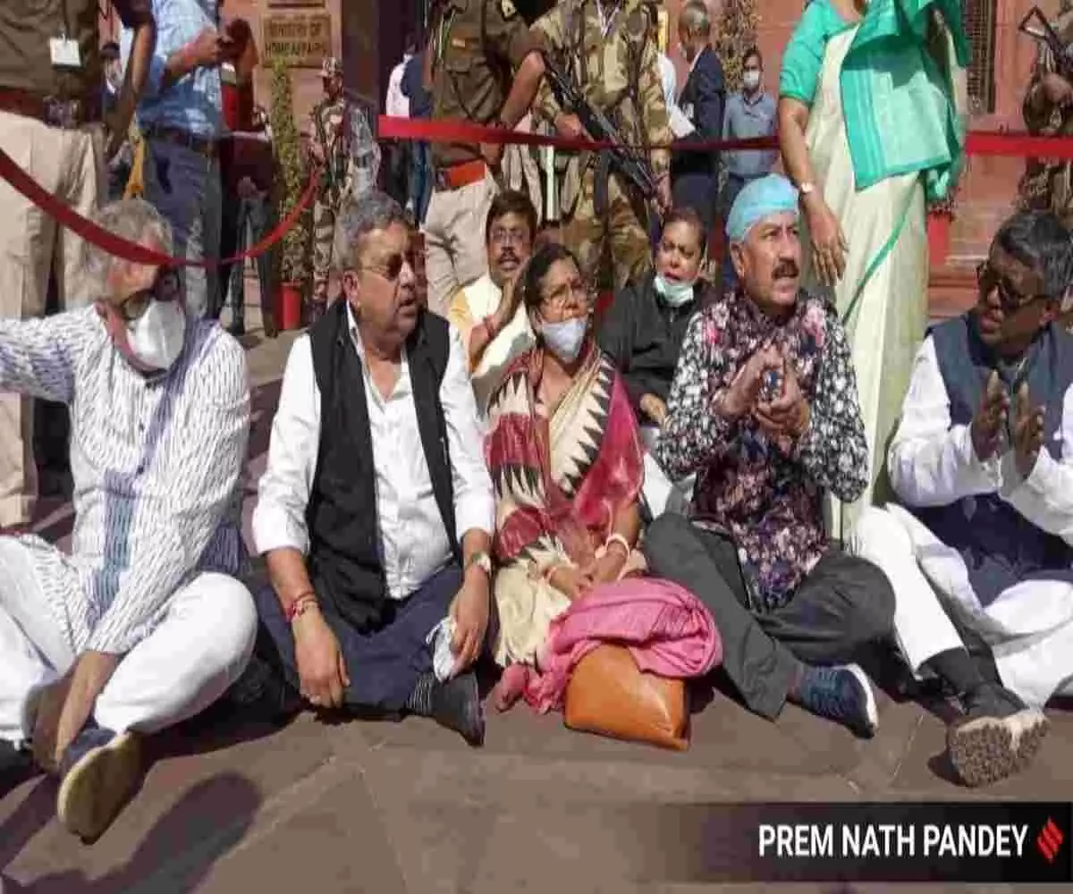 TMC workers stage violent protests against ED raids TMC workers stage violent protests against ED raids