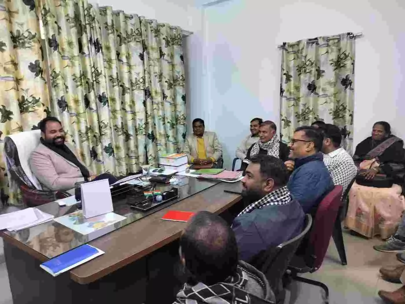 भूपालसागर में गणतंत्र दिवस की गूंज: उपखण्ड अधिकारी ने कसी कमर, भव्य समारोह के लिए अधिकारियों को सौंपी जिम्मेदारियां