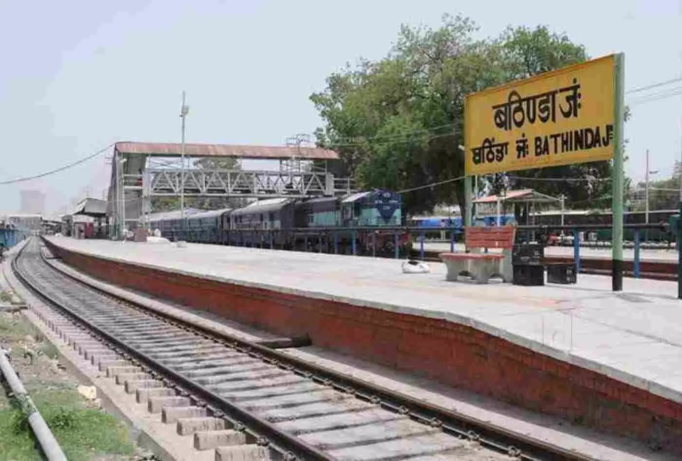 टोहाना: शकूरबस्ती-बठिंडा रेलखंड पर ब्रिज कार्य के चलते रेल यातायात प्रभावित, कई ट्रेनें रद्द व मार्ग परिवर्तित टोहाना: शकूरबस्ती-बठिंडा रेलखंड पर ब्रिज कार्य के चलते रेल यातायात प्रभावित, कई ट्रेनें रद्द व मार्ग परिवर्तित