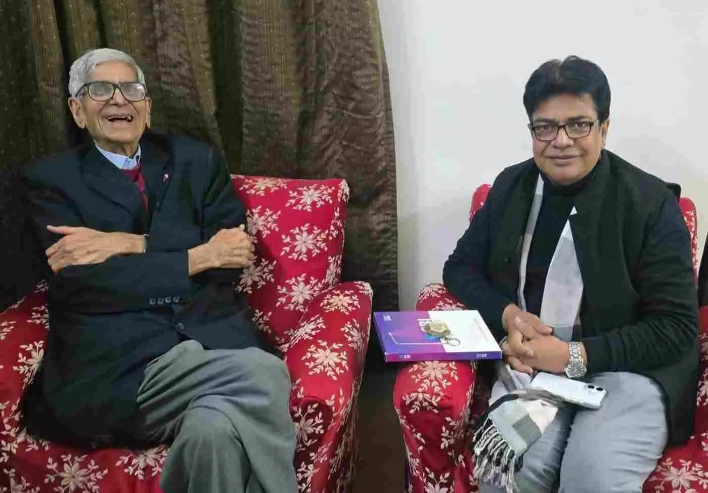 सवाई माधोपुर: डॉ. सुमीत गर्ग ने पद्म भूषण डी.आर. मेहता से की शिष्टाचार भेंट, सेवा और संकल्प के साझा हुए अनुभव