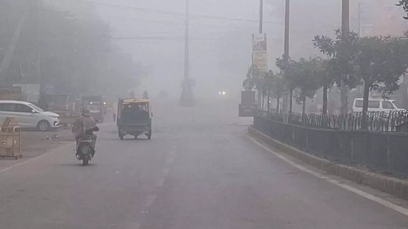 चित्तौड़गढ़ में कड़ाके की ठंड और कोहरे का सितम: ठिठुरन के बीच थमी रफ्तार, स्कूलों में छुट्टी की घोषणा