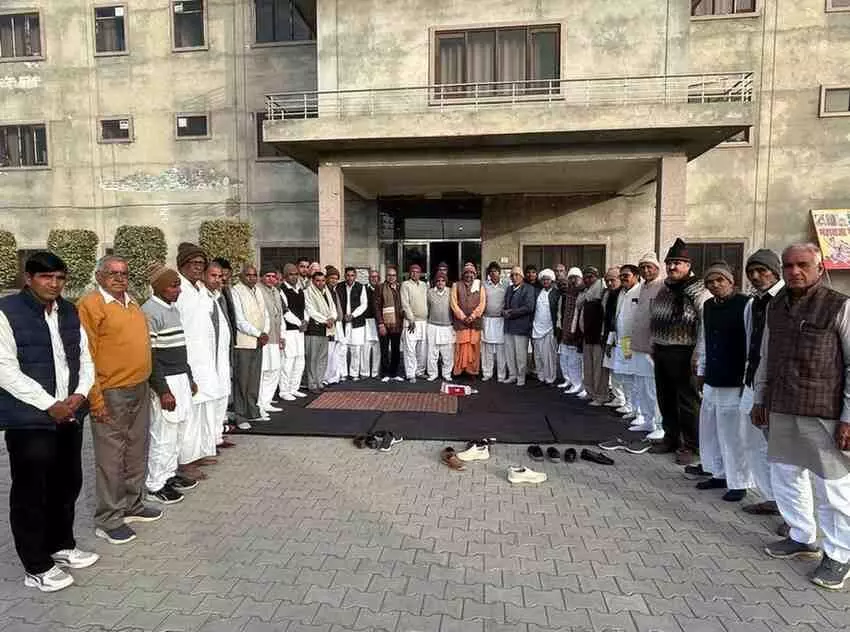 नोहर: ग्राम सुधार समिति ढंढेला की नई कार्यकारिणी का हुआ भव्य गठन, जाट भवन के कायाकल्प का संकल्प