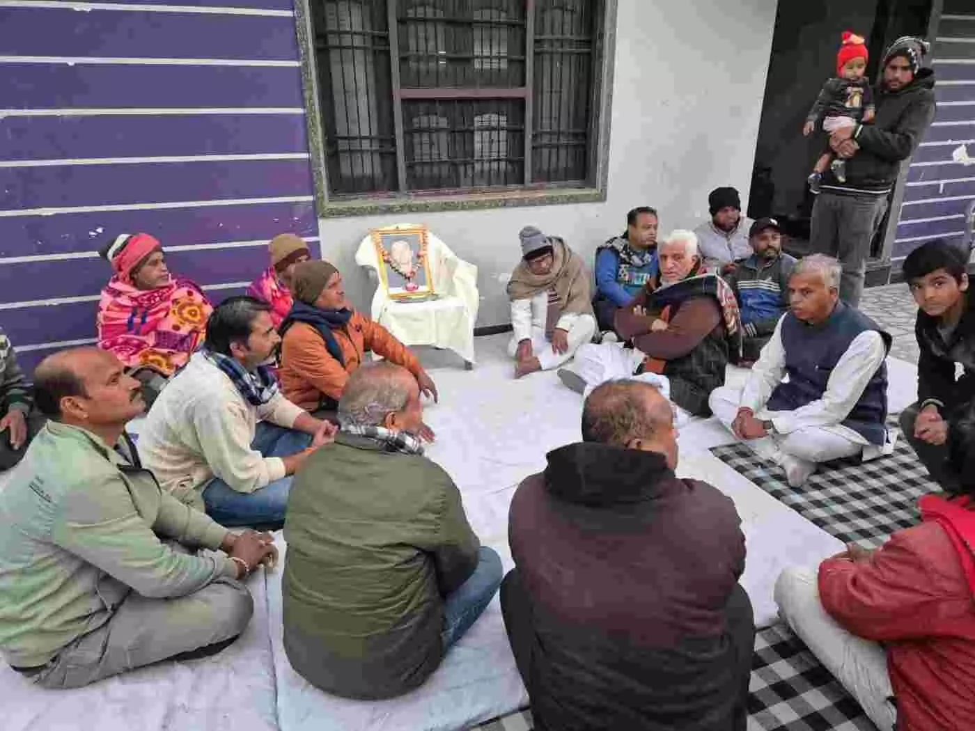 राजसमंद: धोईन्दा हत्याकांड के पीड़ित परिवार से मिले पूर्व विधायक जोशी, न्याय का दिलाया भरोसा राजसमंद: धोईन्दा हत्याकांड के पीड़ित परिवार से मिले पूर्व विधायक जोशी, न्याय का दिलाया भरोसा