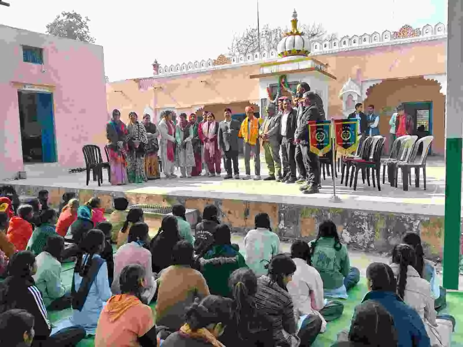 मावली: वाजमिया की पुत्रवधू ललिता गुर्जर ने बढ़ाया मान, एनसीसी में गर्ल्स कैडेट इंस्ट्रक्टर बन बेटियों को देंगी सैन्य प्रशिक्षण मावली: वाजमिया की पुत्रवधू ललिता गुर्जर ने बढ़ाया मान, एनसीसी में गर्ल्स कैडेट इंस्ट्रक्टर बन बेटियों को देंगी सैन्य प्रशिक्षण