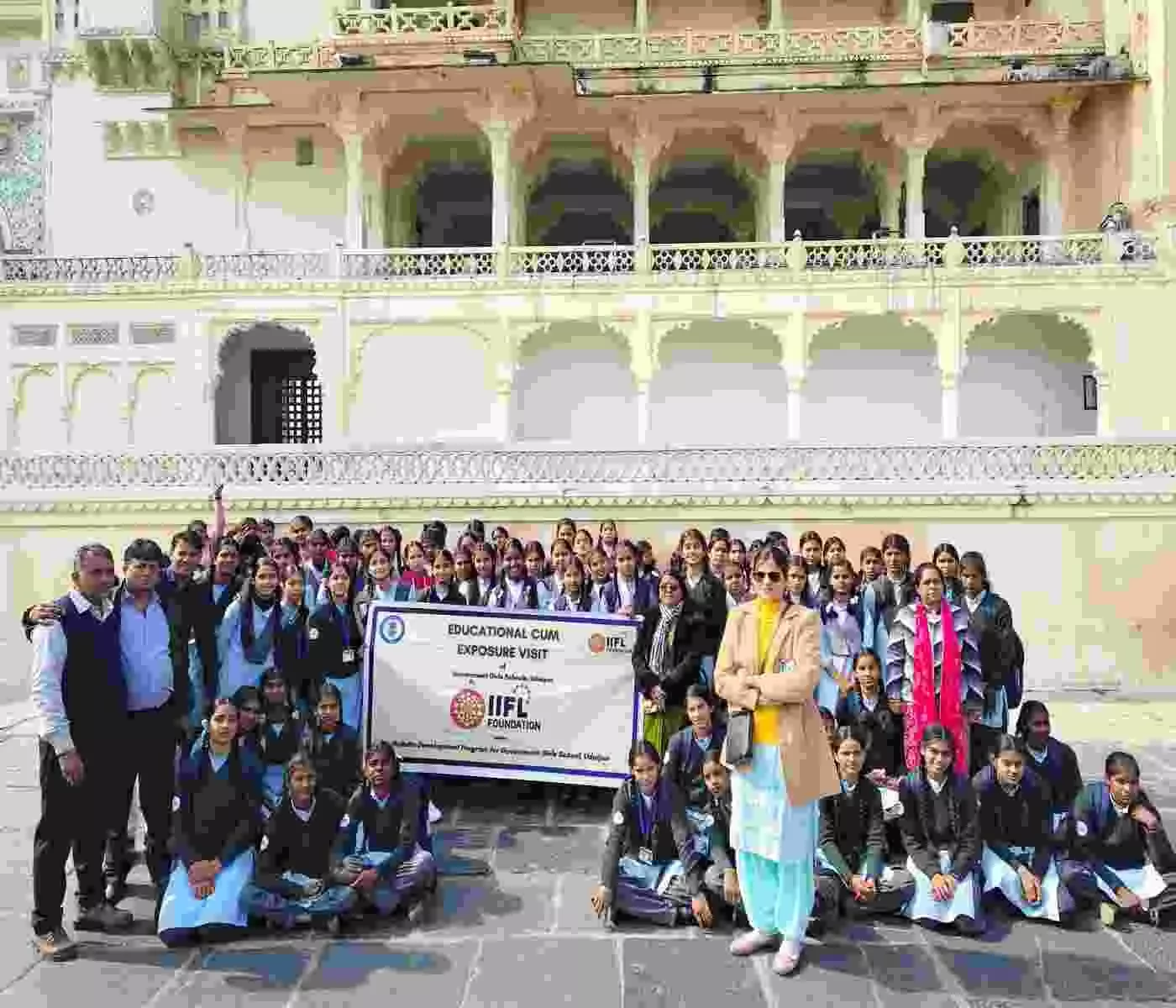 कानोड़: शिक्षा के क्षेत्र में IIFL फाउंडेशन की अनूठी पहल, छात्राओं के चेहरों पर बिखरी मुस्कान कानोड़: शिक्षा के क्षेत्र में IIFL फाउंडेशन की अनूठी पहल, छात्राओं के चेहरों पर बिखरी मुस्कान