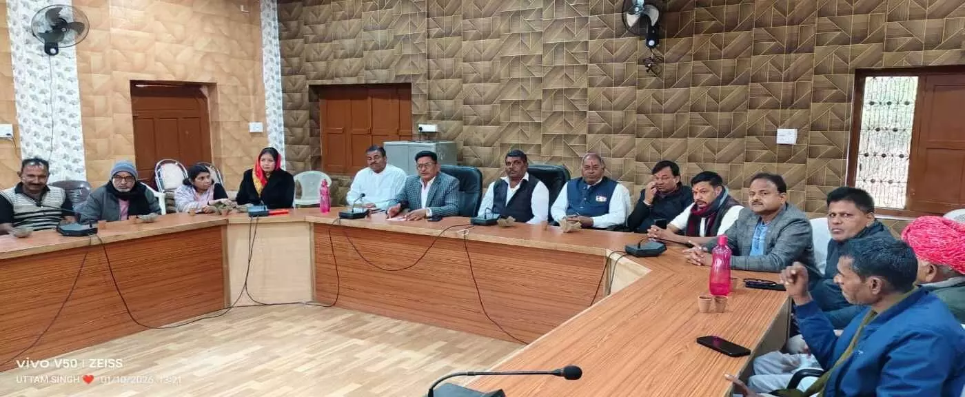 बड़ी सादड़ी: पंचायत समिति सभागार में भाजपा की अहम बैठक, पूर्व जिला मंत्री सत्यनारायण मेनारिया के मुख्य आतिथ्य में संगठन और SIR पर हुआ मंथन