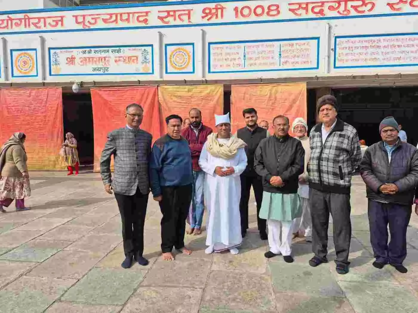 जयपुर: विधानसभा अध्यक्ष वासुदेव देवनानी ने श्री अमरापुर स्थान में टेका मत्था, संतों ने उठाई स्वामी टेऊँराम जी की वाणी को पाठ्यपुस्तकों में शामिल करने की मांग
