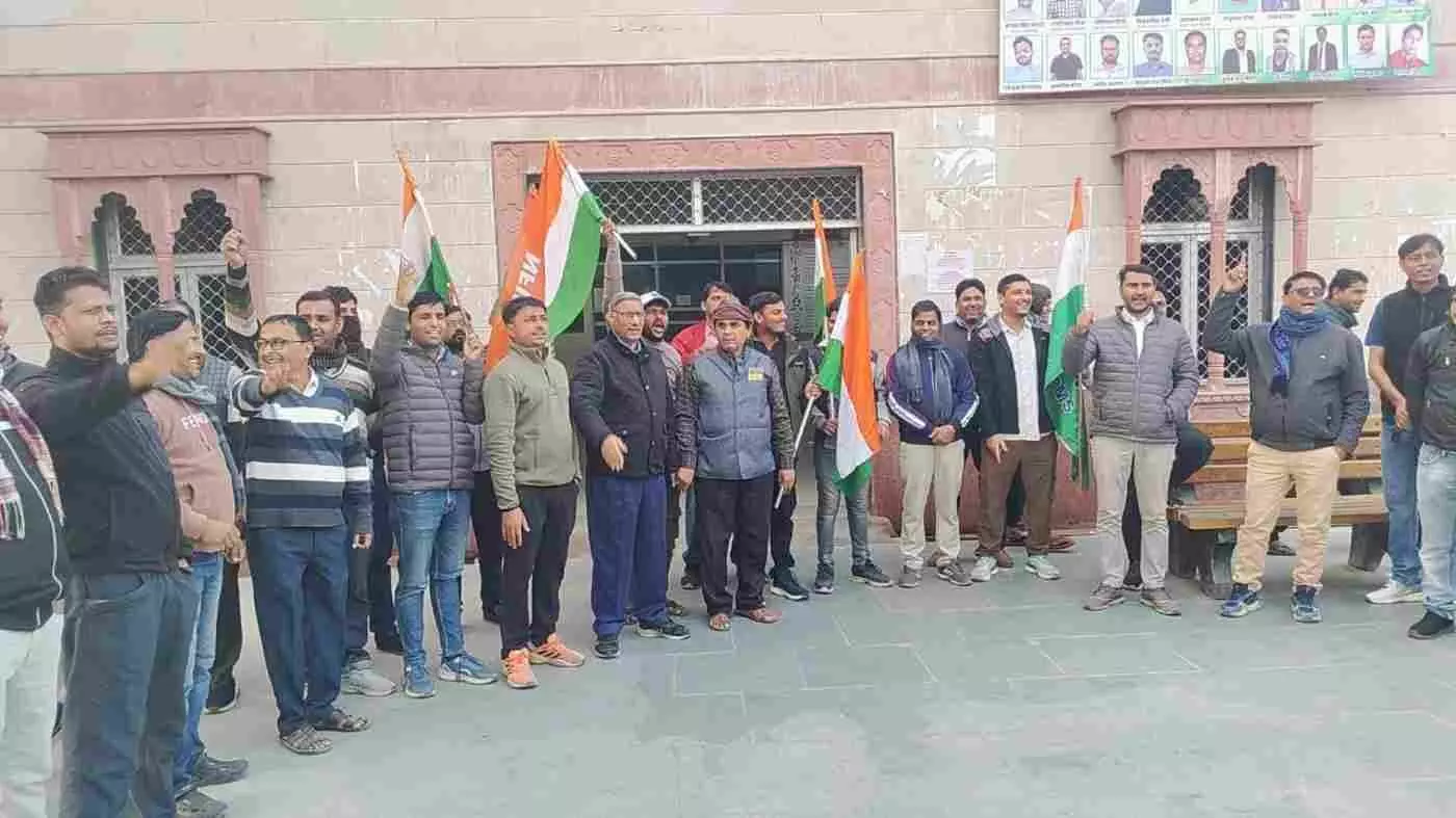 गंगापुर सिटी: रेलवे प्रशासन और मजदूर संघ के बीच टकराव बढ़ा, दूसरे दिन भी जारी रहा भारी विरोध प्रदर्शन