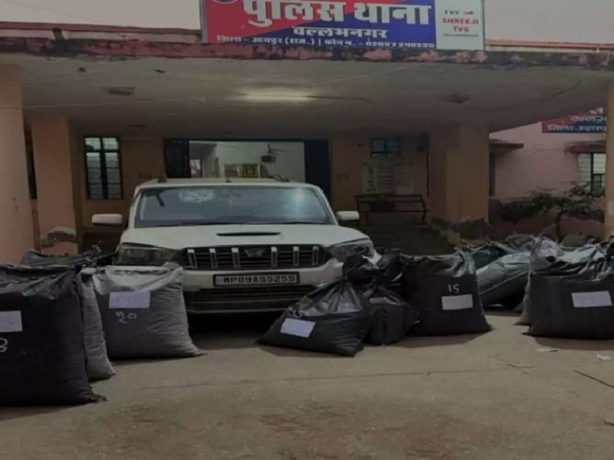 Khaki strike in Udaipur: Smugglers were trying to escape after seeing the blockade