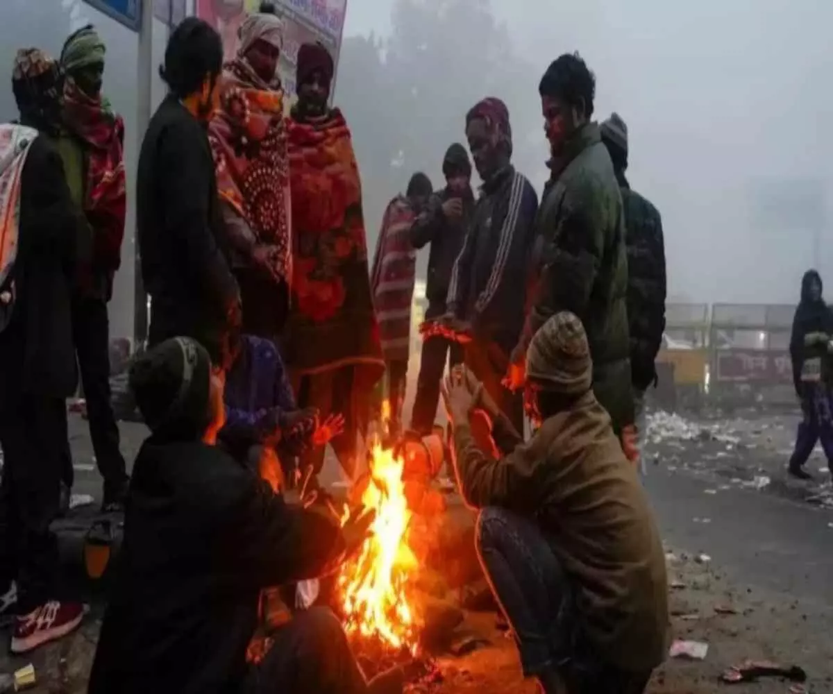 Delhis minimum temperature drops to 3°C, cold and fog worsen the situation Delhis minimum temperature drops to 3°C, cold and fog worsen the situation