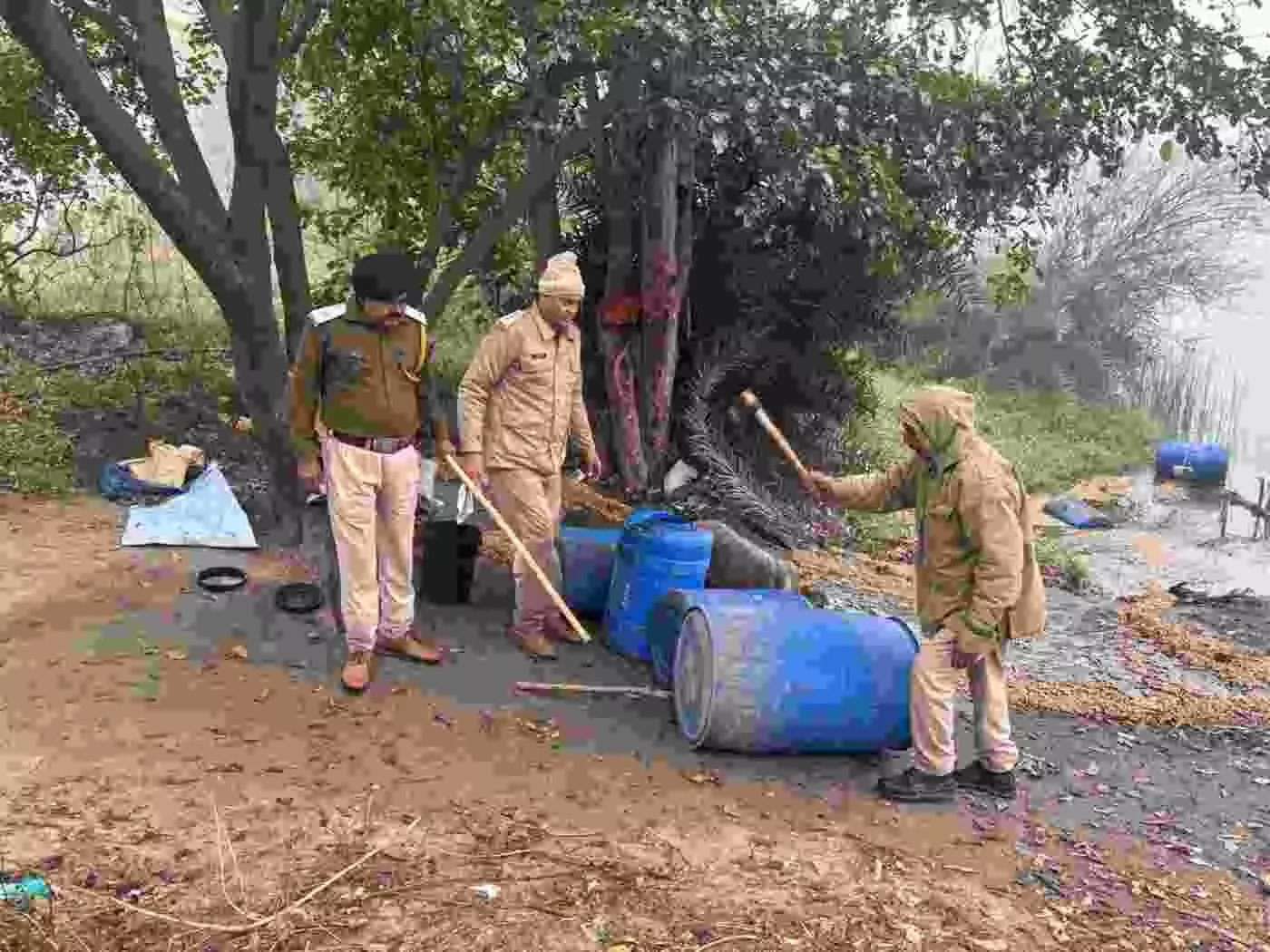 चित्तौड़गढ़ में आबकारी विभाग का महाप्रहार: कंजर बस्तियों में मची खलबली, हजारों लीटर वॉश नष्ट