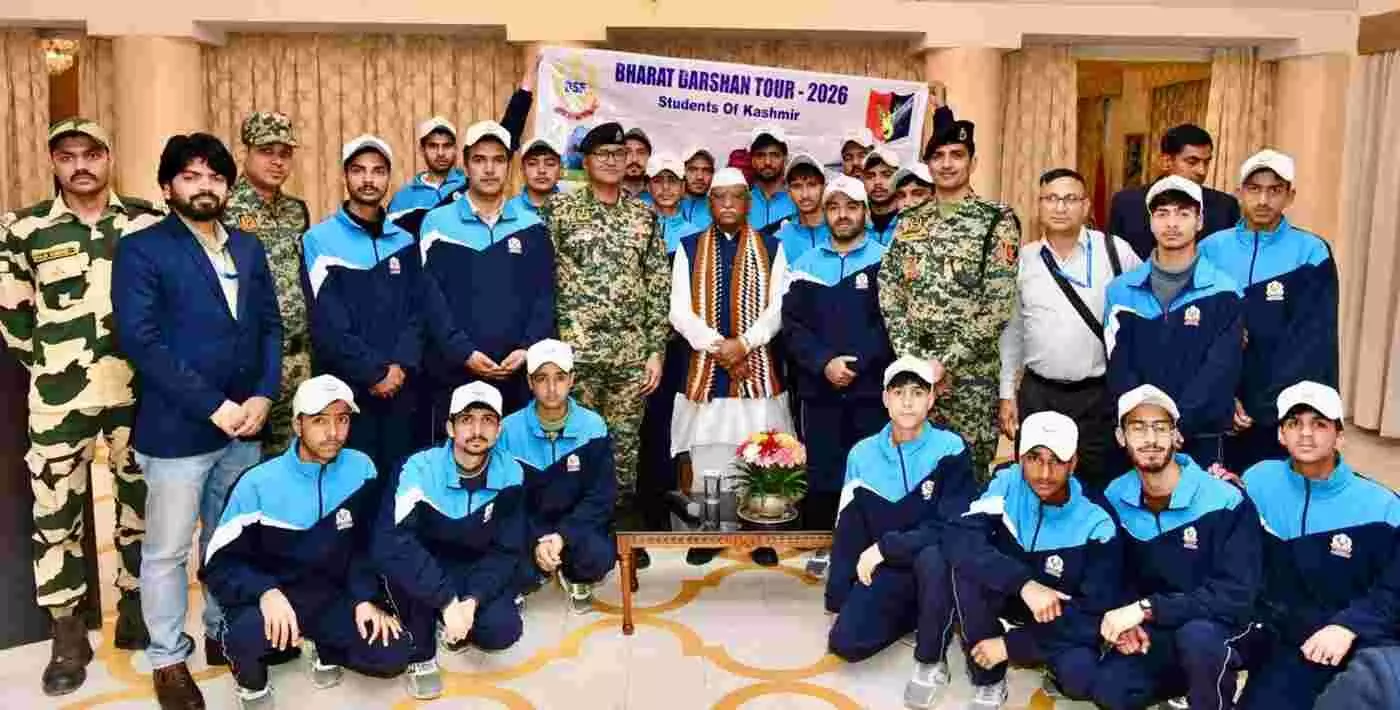 जयपुर: कश्मीर के युवाओं में जगा राष्ट्र प्रथम का जज्बा, राज्यपाल ने लोकभवन में एक भारत, श्रेष्ठ भारत का दिया संदेश जयपुर: कश्मीर के युवाओं में जगा राष्ट्र प्रथम का जज्बा, राज्यपाल ने लोकभवन में एक भारत, श्रेष्ठ भारत का दिया संदेश