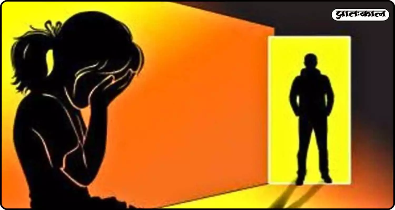 मध्यप्रदेश: झबुआ में पुलिस कांस्टेबल गिरफ्तार, नाबालिग से दुष्कर्म के प्रयास का शर्मनाक मामला आया सामने मध्यप्रदेश: झबुआ में पुलिस कांस्टेबल गिरफ्तार, नाबालिग से दुष्कर्म के प्रयास का शर्मनाक मामला आया सामने