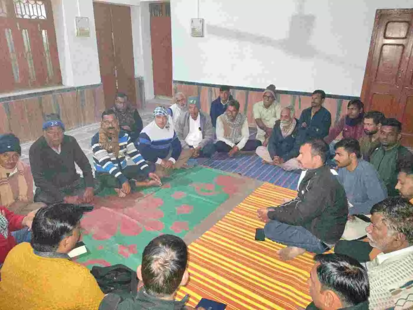 भीलवाड़ा: पीथास में गूंजेगा सनातन का शंखनाद, विशाल हिंदू सम्मेलन की तैयारियों को लेकर कार्यकर्ताओं ने भरी हुंकार भीलवाड़ा: पीथास में गूंजेगा सनातन का शंखनाद, विशाल हिंदू सम्मेलन की तैयारियों को लेकर कार्यकर्ताओं ने भरी हुंकार