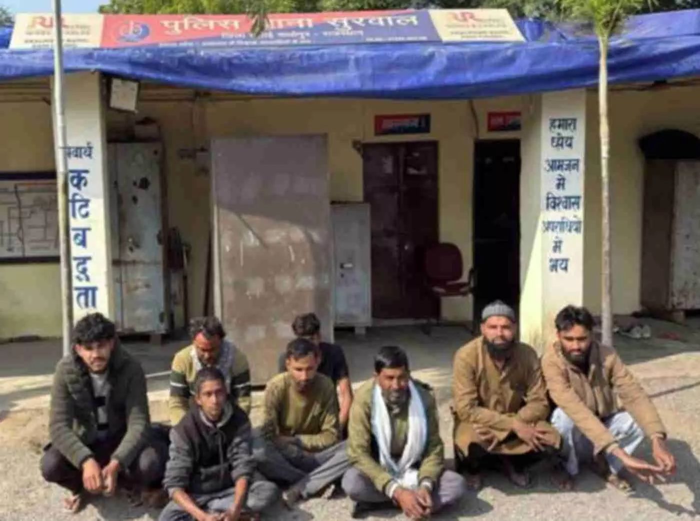 सवाई माधोपुर: सूरवाल पुलिस का एरिया डोमिनेशन अभियान, 10 शातिर अपराधी गिरफ्तार सवाई माधोपुर: सूरवाल पुलिस का एरिया डोमिनेशन अभियान, 10 शातिर अपराधी गिरफ्तार