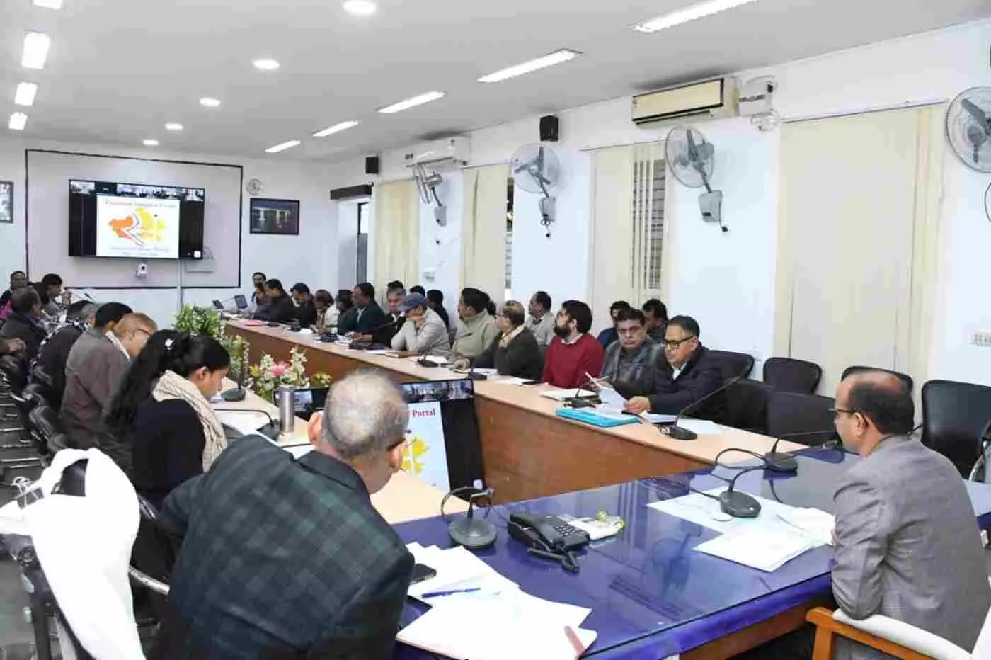 सवाई माधोपुर: सुशासन की सुदृढ़ता और उत्सवों की उमंग, जिला कलक्टर ने कसी विकास कार्यों की कमर सवाई माधोपुर: सुशासन की सुदृढ़ता और उत्सवों की उमंग, जिला कलक्टर ने कसी विकास कार्यों की कमर