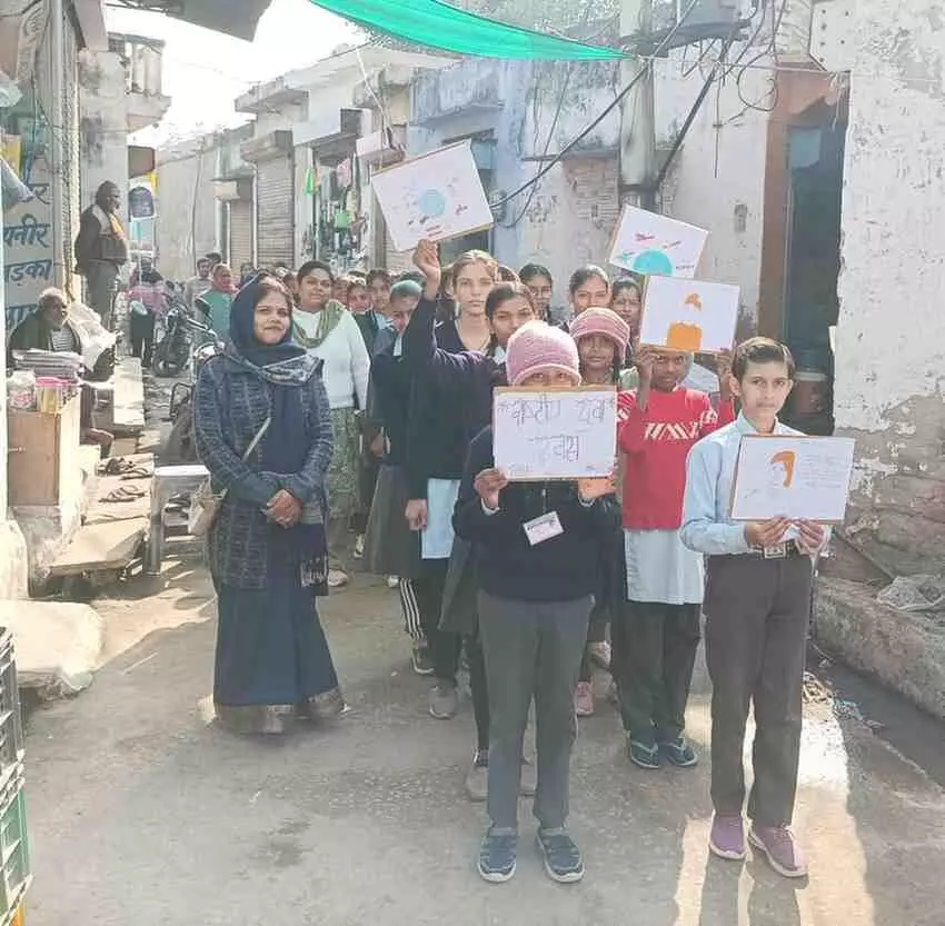 भुसावर: स्वदेशी के जयघोष के साथ बेटियों ने भरी हुंकार, विवेकानंद जयंती पर जागरूकता रैली ने जगाई अलख भुसावर: स्वदेशी के जयघोष के साथ बेटियों ने भरी हुंकार, विवेकानंद जयंती पर जागरूकता रैली ने जगाई अलख