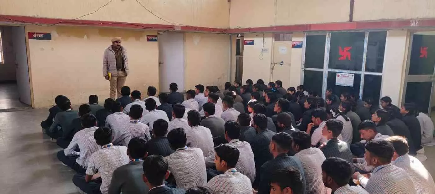 रायपुर मारवाड़: बर थाने में राष्ट्रीय युवा दिवस पर उमड़ा उत्साह, खाकी की कार्यप्रणाली से रूबरू हुए नौनिहाल