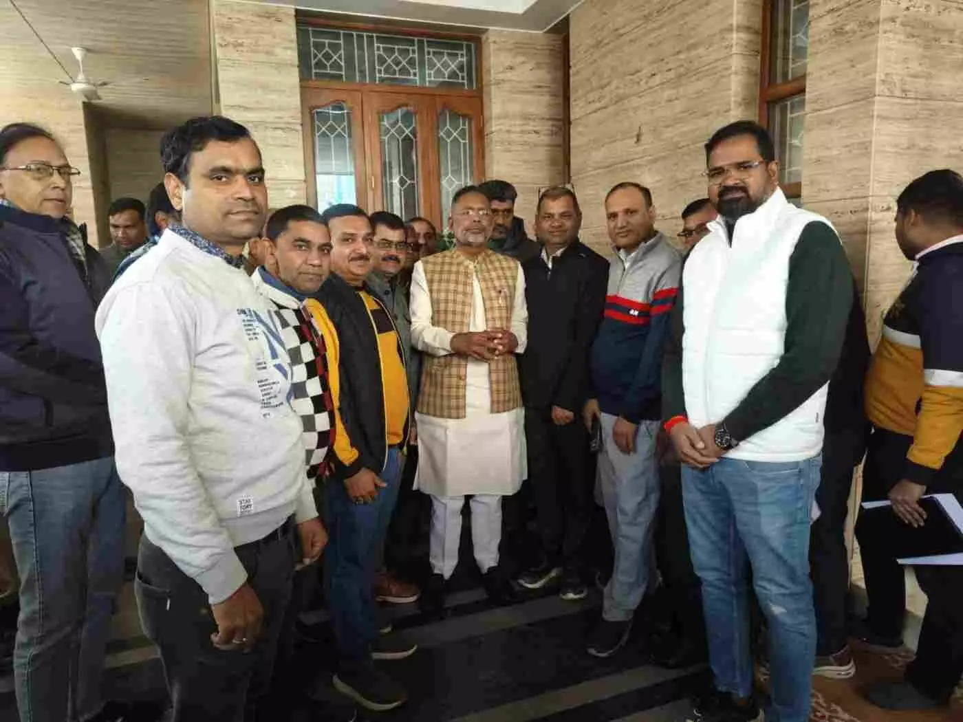 कोटा: 8500 दवा केंद्रों पर गहराया स्टाफ का संकट, फार्मासिस्ट संघ ने ऊर्जा मंत्री से लगाई गुहार कोटा: 8500 दवा केंद्रों पर गहराया स्टाफ का संकट, फार्मासिस्ट संघ ने ऊर्जा मंत्री से लगाई गुहार