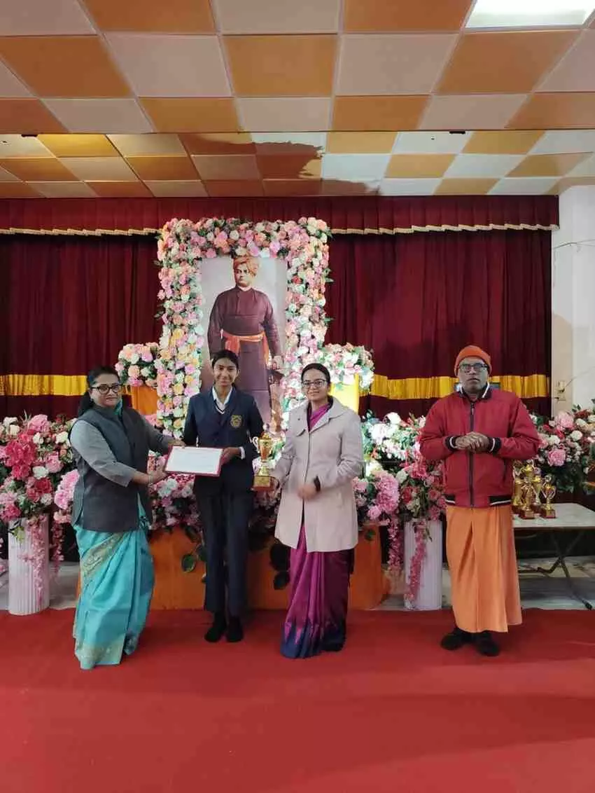 जयपुर में गूंजे स्वामी विवेकानंद के विचार: रामकृष्ण मिशन में राष्ट्रीय युवा दिवस पर भव्य भाषण प्रतियोगिता संपन्न जयपुर में गूंजे स्वामी विवेकानंद के विचार: रामकृष्ण मिशन में राष्ट्रीय युवा दिवस पर भव्य भाषण प्रतियोगिता संपन्न