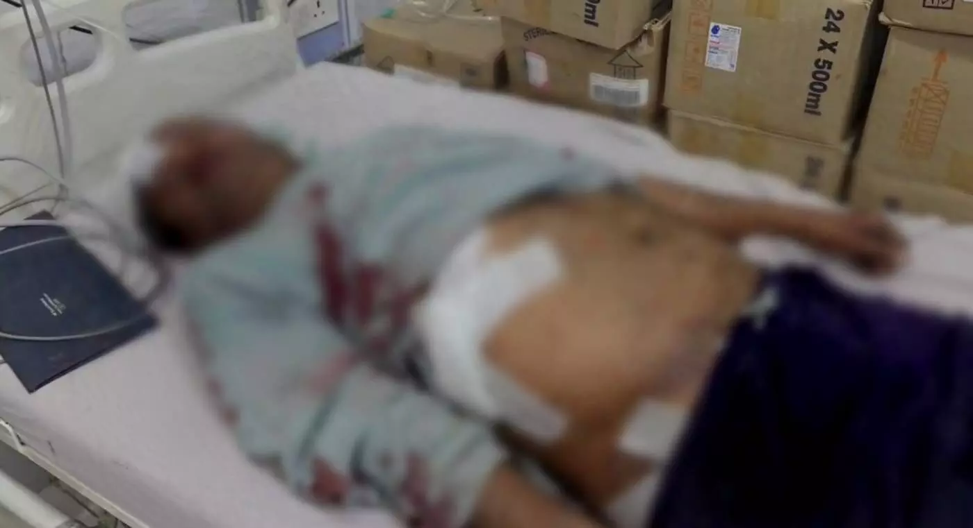 भीलवाड़ा के आजाद नगर में मोबाइल छीनने को लेकर खूनी संघर्ष, चाकूबाजी में तीन युवक लहूलुहान भीलवाड़ा के आजाद नगर में मोबाइल छीनने को लेकर खूनी संघर्ष, चाकूबाजी में तीन युवक लहूलुहान